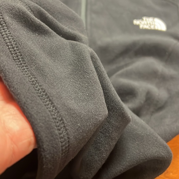 The north face 100wt glcr Qz women pullover 1/4 zip - Picture 11 of 12